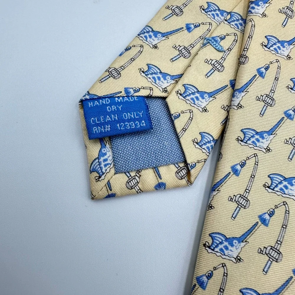 Southern‎ Tide Mens Silk Tie Yellow Marlin Fishing Rod Novelty Print 3.25in